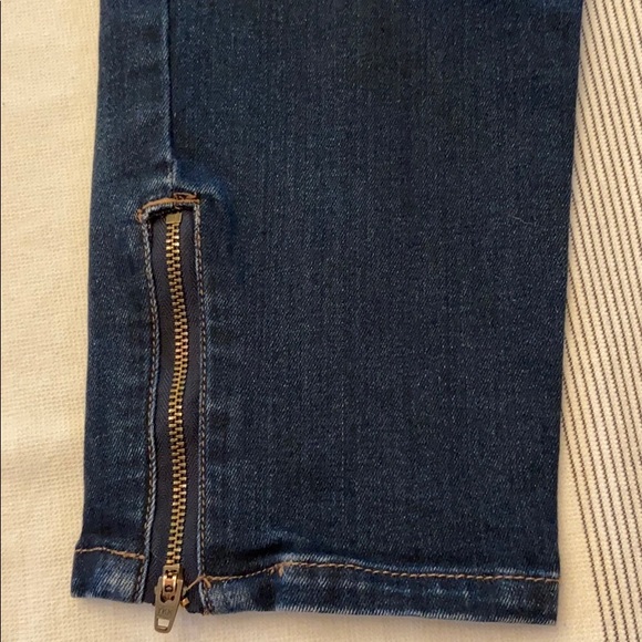EDDIE BAUER Modern Fit Crop Ankle Zip Jeans Size 8 Dark 3/$20 SALE! - Picture 4 of 6